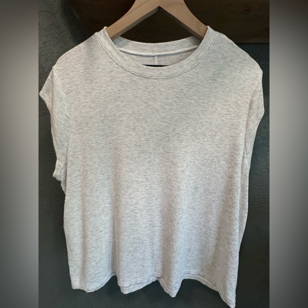 American Eagle Outfitters Light Heather Gray Sleeveless Crewneck Tank